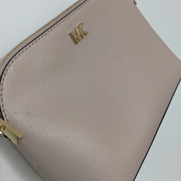 Michael Kors Crossgrain Leather Dome Crossbody Pale Pink - Picture 5 of 7